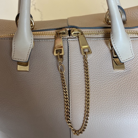 CHLOE Baylee Two-Tone Tote Bag - Picture 3 of 13